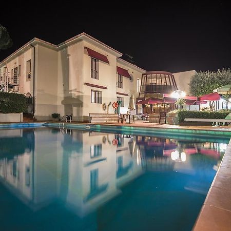 Hotel Kon Tiki San Vincenzo Buitenkant foto