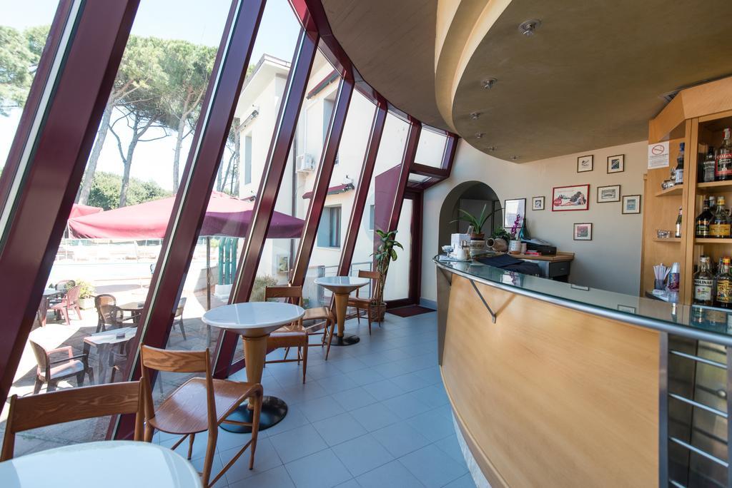 Hotel Kon Tiki San Vincenzo Buitenkant foto