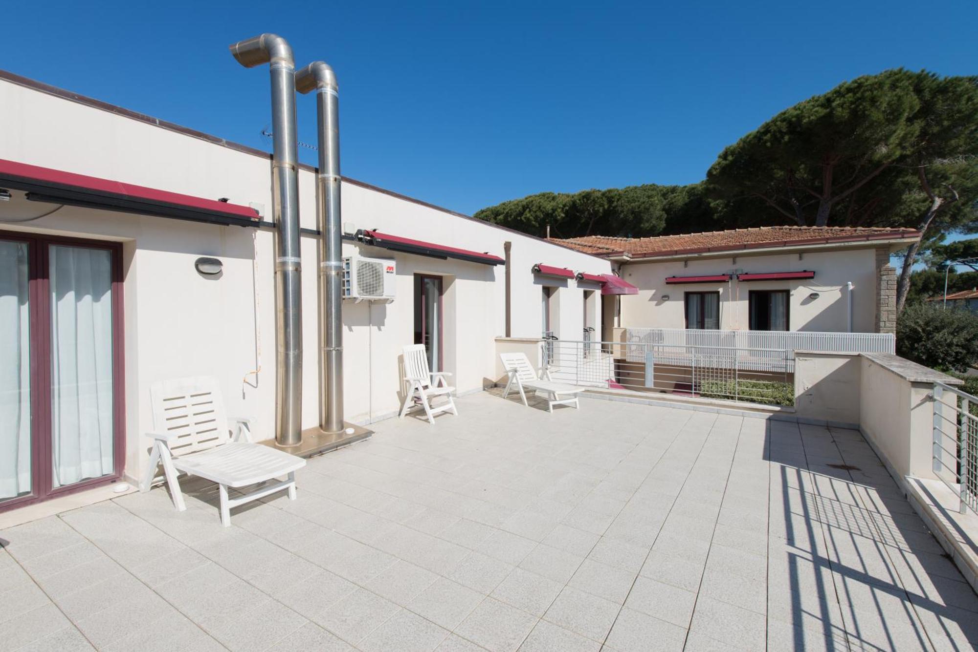 Hotel Kon Tiki San Vincenzo Buitenkant foto