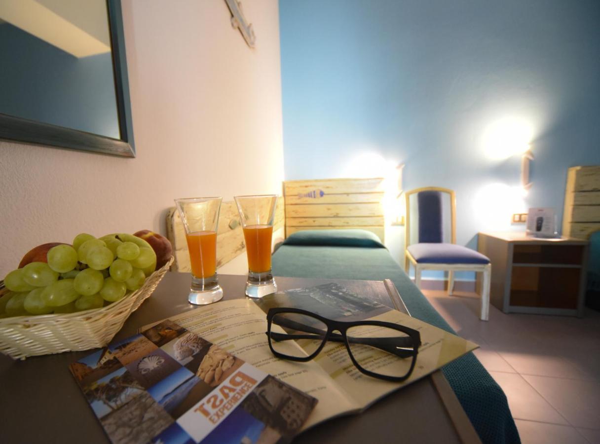 Hotel Kon Tiki San Vincenzo Buitenkant foto