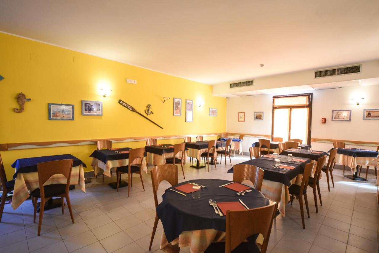 Hotel Kon Tiki San Vincenzo Buitenkant foto