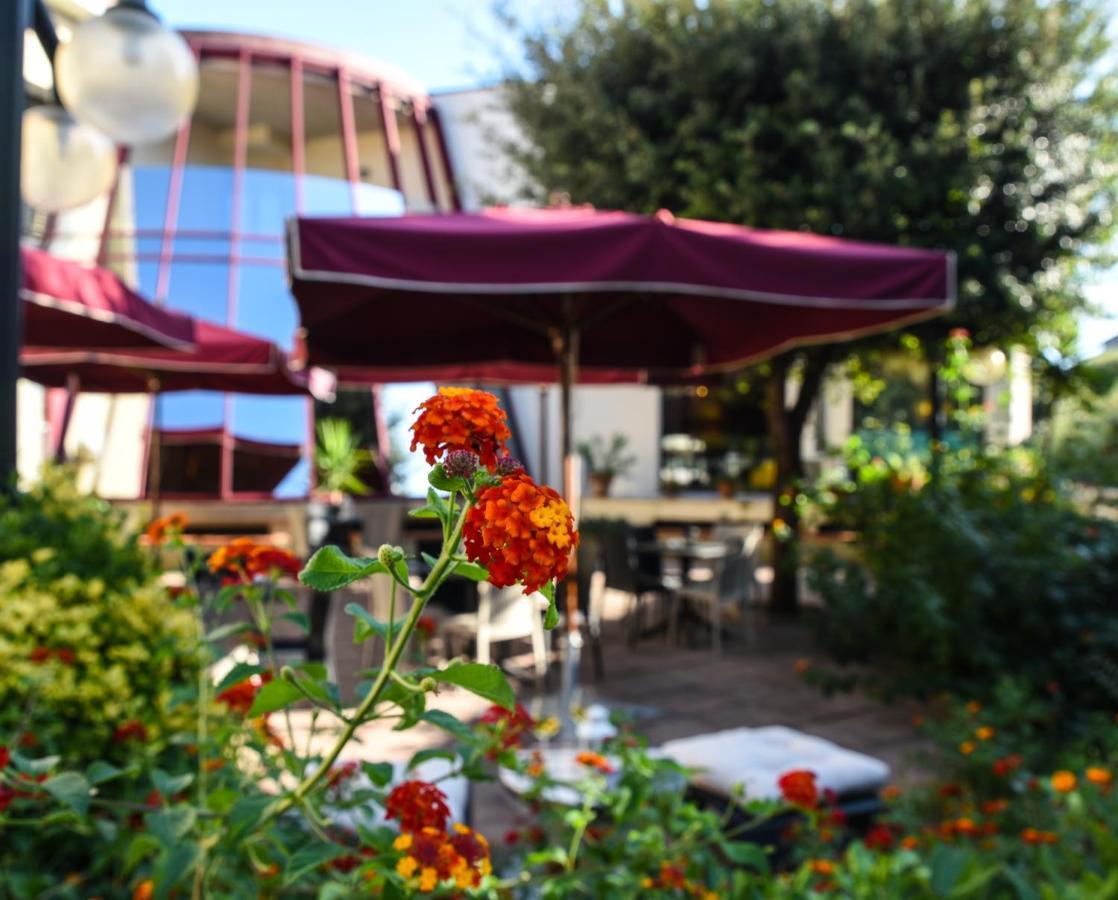 Hotel Kon Tiki San Vincenzo Buitenkant foto
